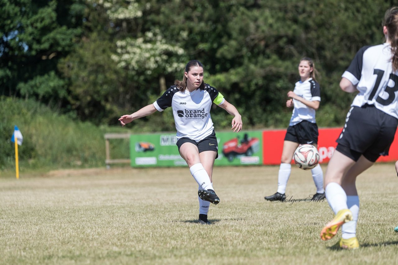 Bild 114 - wBJ TuRa Meldorf/Buesum - JFV Luebeck : Ergebnis: 1:0